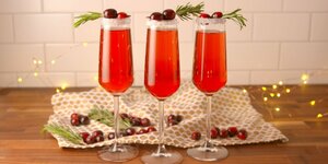 1479425816-delish-cranberry-mimosa-02.jpg
