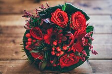 bouquet_flowers_roses_red_composition-1199770.jpg